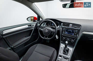 Хетчбек Volkswagen Golf 2020 в 