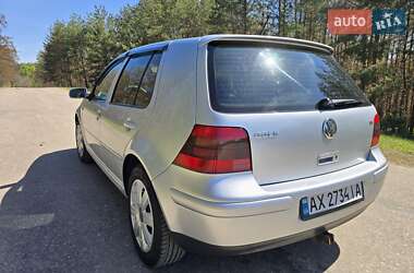 Хэтчбек Volkswagen Golf 2001 в 