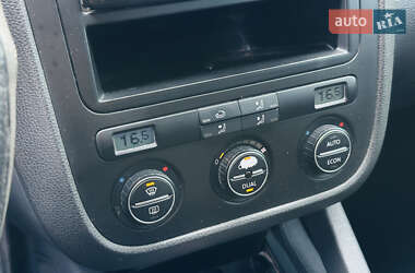 Хетчбек Volkswagen Golf 2007 в 