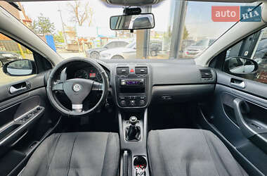 Хетчбек Volkswagen Golf 2007 в 