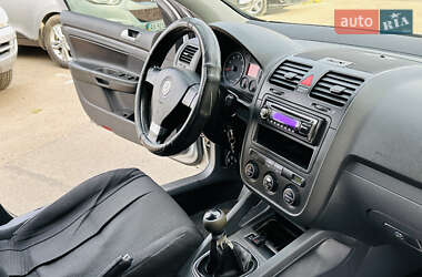 Хетчбек Volkswagen Golf 2007 в 