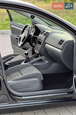 Хэтчбек Volkswagen Golf 2007 в 