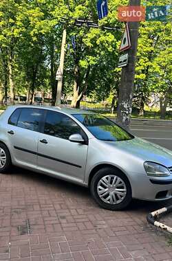 Хетчбек Volkswagen Golf 2004 в Чернігові