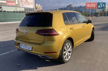 Хетчбек Volkswagen Golf 2018 в 
