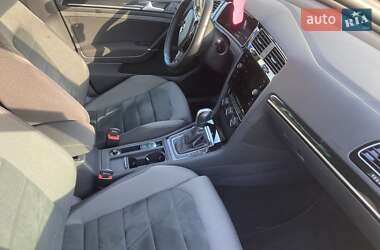 Хетчбек Volkswagen Golf 2018 в 