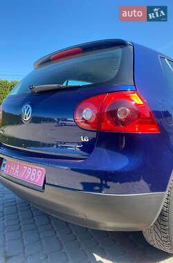 Хэтчбек Volkswagen Golf 2006 в 