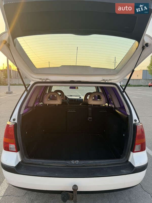 Volkswagen Golf 2000