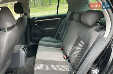 Хетчбек Volkswagen Golf 2008 в 
