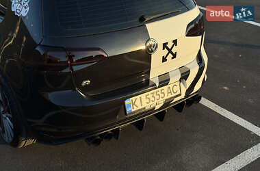 Хетчбек Volkswagen Golf 2017 в 