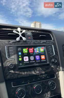 Хетчбек Volkswagen Golf 2017 в 