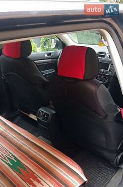 Універсал Volkswagen Golf 2012 в 