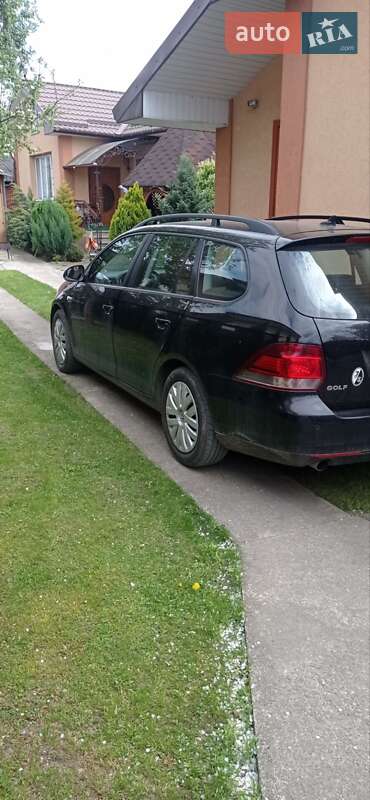 Універсал Volkswagen Golf 2012 в Івано-Франківську