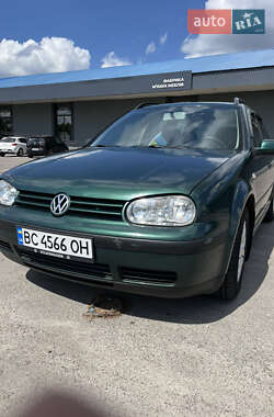 Універсал Volkswagen Golf 2002 в Львові