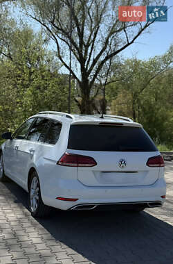 Універсал Volkswagen Golf 2018 в 