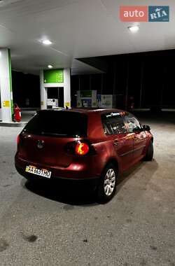 Хетчбек Volkswagen Golf 2008 в 