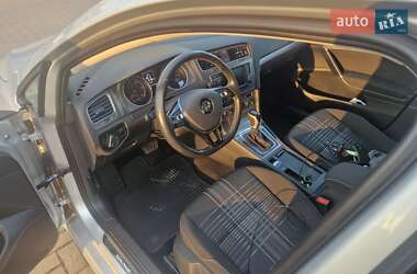 Універсал Volkswagen Golf 2015 в 