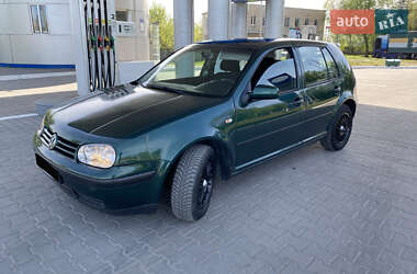 Хетчбек Volkswagen Golf 1999 в Рокитному