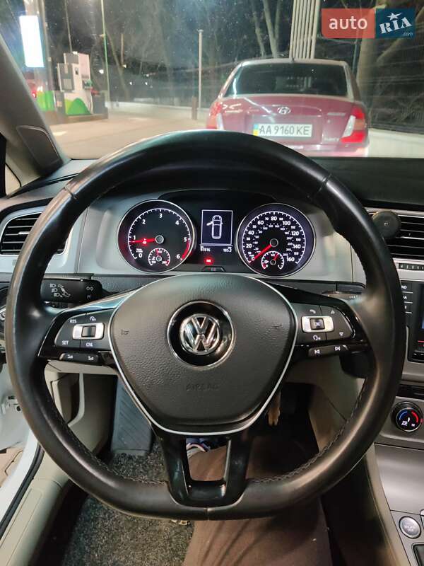 Універсал Volkswagen Golf 2015 в Києві