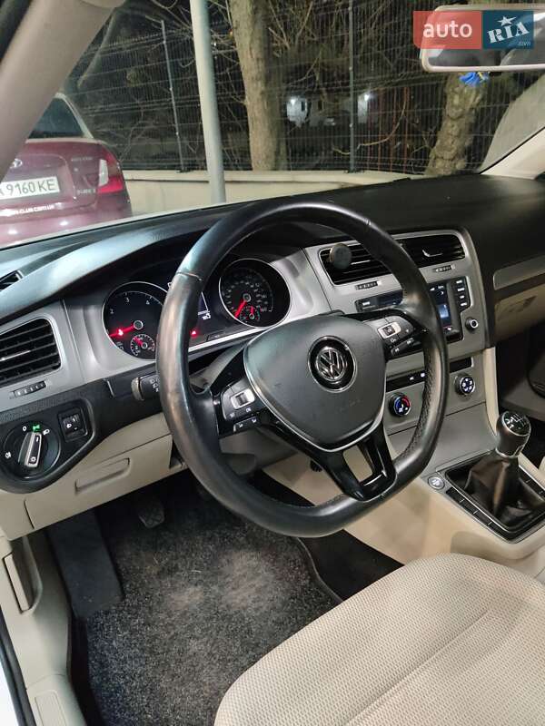 Універсал Volkswagen Golf 2015 в Києві