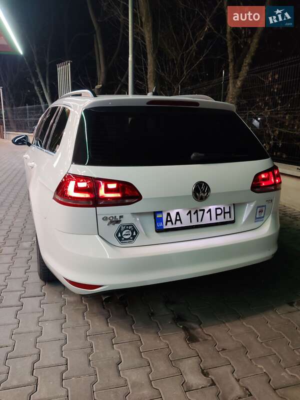 Універсал Volkswagen Golf 2015 в Києві