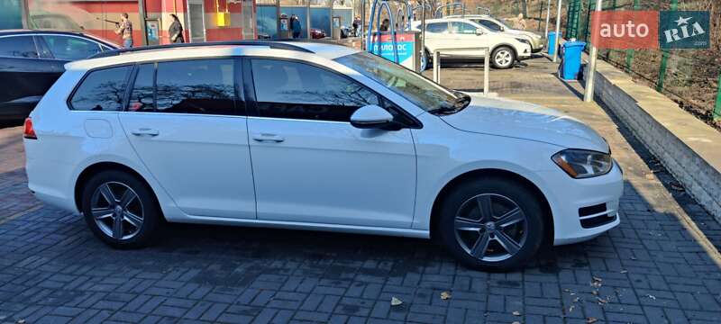 Універсал Volkswagen Golf 2015 в Києві