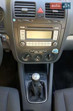 Хетчбек Volkswagen Golf 2007 в 