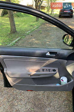 Универсал Volkswagen Golf 2013 в 