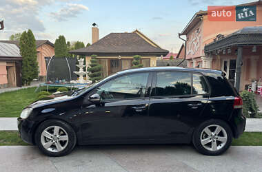 Хетчбек Volkswagen Golf 2008 в 