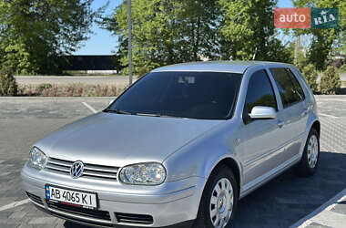 Хетчбек Volkswagen Golf 2003 в Вінниці