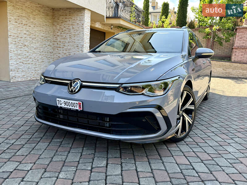 Універсал Volkswagen Golf 2020 в Чернівцях