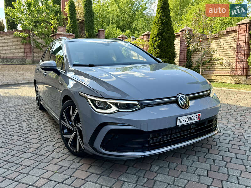 Універсал Volkswagen Golf 2020 в Чернівцях