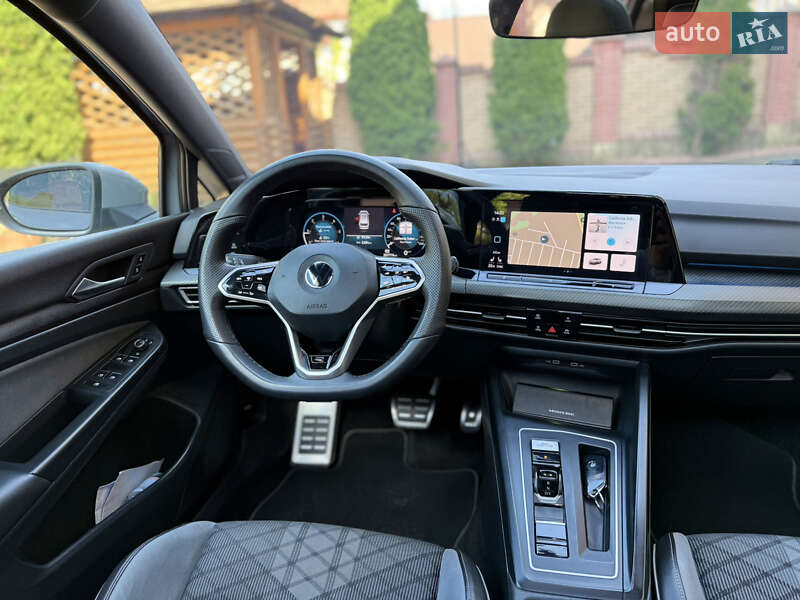 Універсал Volkswagen Golf 2020 в Чернівцях