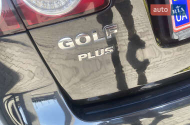 Хэтчбек Volkswagen Golf 2005 в 