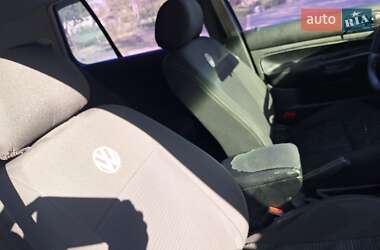 Хетчбек Volkswagen Golf 1999 в 