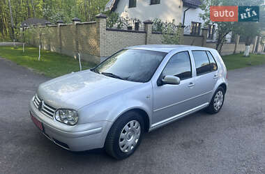 Хэтчбек Volkswagen Golf 2003 в Луцке