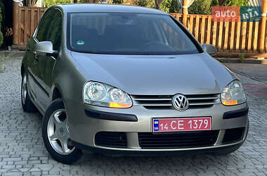 Хетчбек Volkswagen Golf 2004 в Самборі