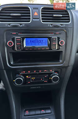 Хэтчбек Volkswagen Golf 2009 в 