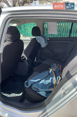 Хетчбек Volkswagen Golf 2008 в 