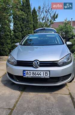 Хэтчбек Volkswagen Golf 2009 в 