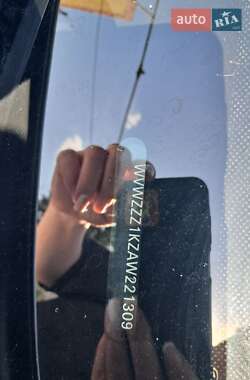 Хэтчбек Volkswagen Golf 2009 в 