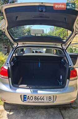 Хэтчбек Volkswagen Golf 2009 в 