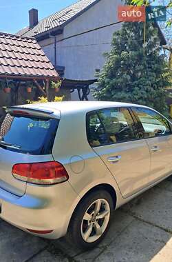 Хэтчбек Volkswagen Golf 2009 в 