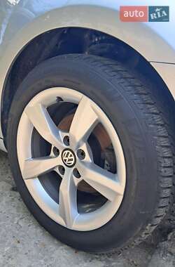 Хэтчбек Volkswagen Golf 2009 в 