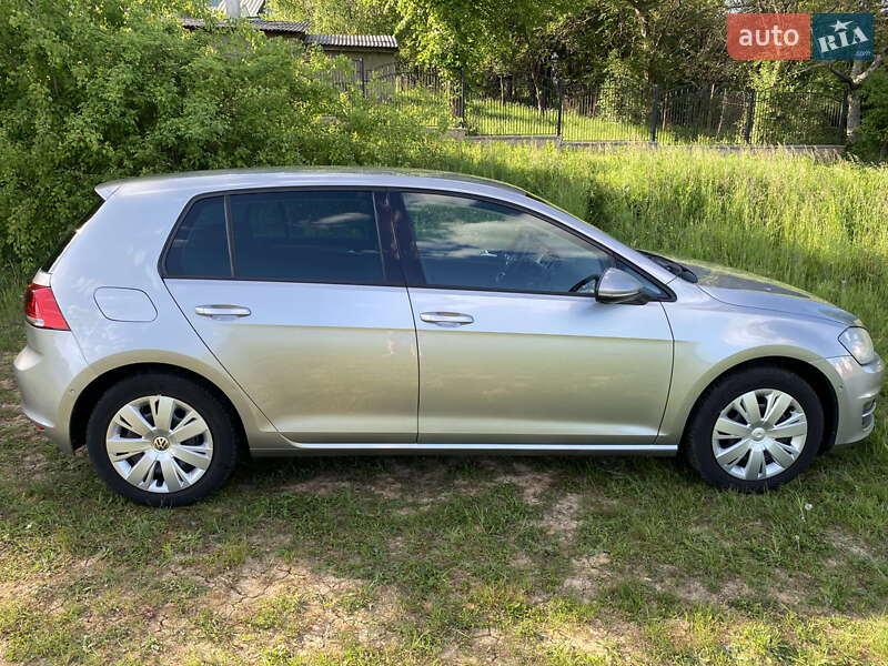 Хэтчбек Volkswagen Golf 2013 в Мукачево