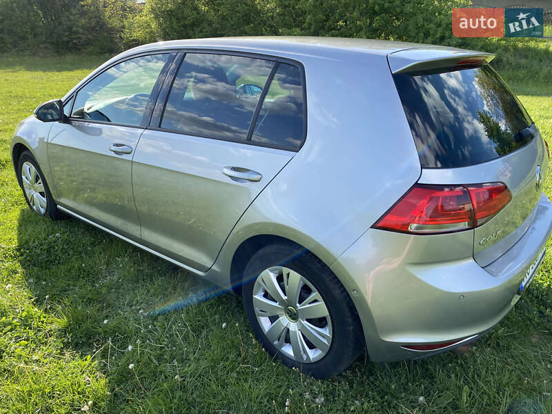Хэтчбек Volkswagen Golf 2013 в Мукачево