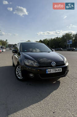 Хетчбек Volkswagen Golf 2010 в Дніпрі