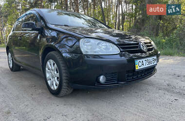 Хетчбек Volkswagen Golf 2004 в 