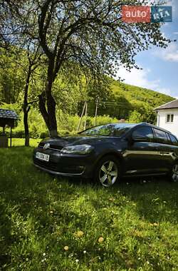 Універсал Volkswagen Golf 2014 в Сваляві