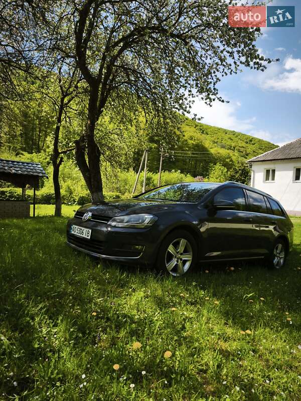 Универсал Volkswagen Golf 2014 в 