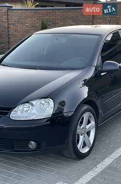 Хэтчбек Volkswagen Golf 2008 в 